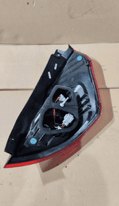 Lampa lewa tył tylna ford fiesta MK7 lift 3