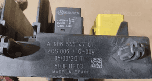 SKRZYNKA BEZPIECZNIKÓW MERCEDES SPRINTER W906 LIFT VW CRAFTER I A9065454701 7