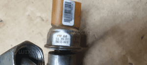 Listwa wtryskowa rurki czujnik VW Tiguan 2.0 TDI 03L906051 057130764H 6