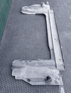 Osłona 4B0825215B Pampers Dolna Belki Zawieszenia Tyl Tylna Audi A6 C5 13