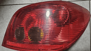 Peugeot 307 HB lampa tyl tylna prawa 2