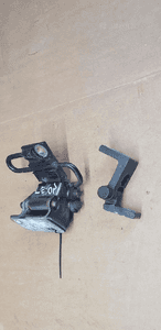 Zawias zawiasy drzwi prawy tył para Seat Leon II 1P0833412 4