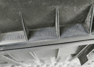 Obudowa Filtra 06B133837AG 06B133837P Powietrza Pokrywa 2.0 ALT Audi A4 B6 B7 VW 13