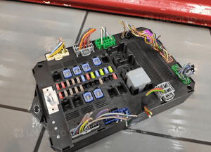 JAGUAR XF X250 3.0D SKRZYNKA BEZPIECZNIKÓW MODUŁ BSI BX2314B476AA ORYGINAŁ 2