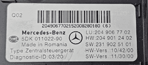 Mercedes-Benz W204 Skrzynka / Moduł BEZPIECZNIKÓW SAM 2049067702 4