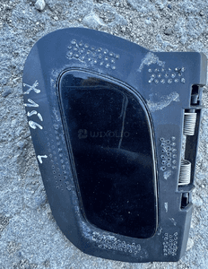 MERCEDES GLA x156 zderzak przód klapka spryskiwacza hokej plastik koszyczek pdc 17