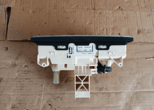 Panel nawiewu klimatyzacji klimy Opel Tigra B II 3