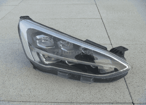Ford focus MK4 błotnik prawy lewy oryginał ładny 12
