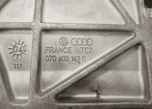 Łapa mocowanie alternatora VW Touareg 2.5 TDI 070903143C 6