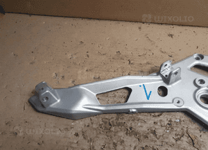 Bmw f 900R 2022R wspornik stopki lewy 10