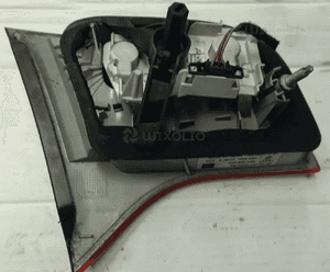 Audi A4 B7 kombi lampa tył tylna prawa lewa 8E9945093 8E9945094 7