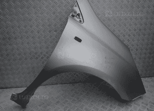 Błotnik prawy przód nissan note 1