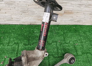 ZWROTNICA LEWA WAHACZ AMORTYZATOR X3 X4 6882595 2