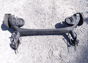 FIAT 500 BELKA TYLNA OŚ TARCZE BEZ RDZY 1