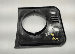 Ramka osłona maskownica lampy prawa land rover defender DHH100780 1999-2014 3