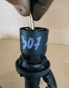 Pompka sprzęgła wysprzęglik Peugeot 307 2.0 HDI 496284010601 3