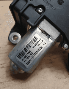 SILNICZEK WYCIERACZKI TYLNEJ OPEL ASTRA J nr 13256917 3