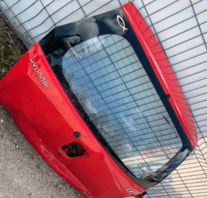 Hyundai  i10  szyba tylna klapy zamek mechanizm wycieraczki osłona odblask zderzaka 1