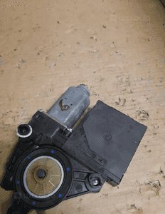 Silnik/moduł prawy Touran 1T0959702S 5K0959792A 6