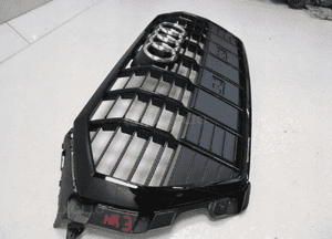Audi Q3 83A 83F grill atrapa chłodnicy czarny chrom znaczek nowy oryginał 7