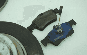 Tarcze przod tył klocki tył kpl borg end beck mercedes SL350 R230 3