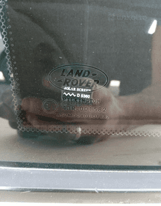 Szyba lewy tyl range rover vogue L322 ciemna 3