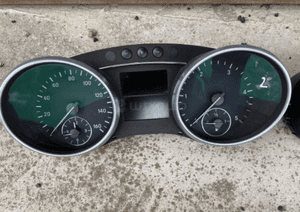 Mercedes ML GL 164 r 251 licznik zegary diesel cdi 4