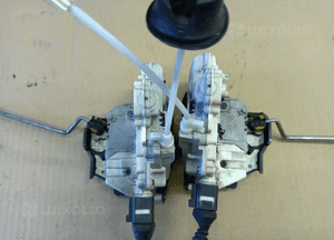 Audi A3 8P 3D zamek drzwi prawych  4F1837016 3