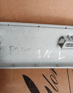 Osłona poszycie słupka lewy przód VW Polo 9N 6Q0867233F 6