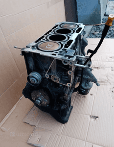 Silnik słupek blok silnika Citroen C5 1.8 16V 6FZ 5