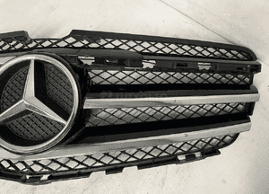 Atrapa grill mercedes r klasa W251 lift A2518880060 3