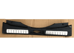 Listwa panel bagażnika BJ3M-113A10 Range Rover Evoque 1