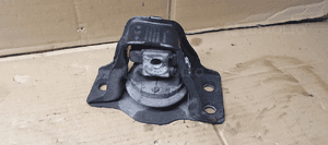 Łapa poduszka silnika Dacia Logan 1.5 DCI 8200592642 4