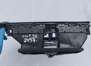 KRATKA NAWIEWU ŚRODKOWA PRZÓD PRZEDNIA VW GOLF VII 5G2819728 5