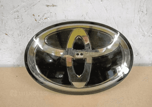ZNACZEK EMBLEMAT LOGO TOYOTA LAND CRUISER HILUX RAV4 V 19- 1