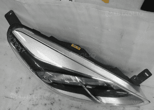 Ford fiesta MK8 zwykła idealna lampa przednia prawa 4