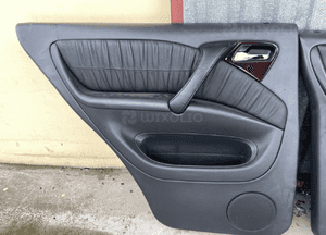 MERCEDES ml 163 LIFT  tapicerka boczek drzwi  czarna skora 4