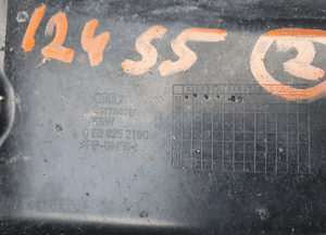 Osłona 8E0825216C Plastik Podwozia Podłogi Przeciwbłotna Prawa Tyl Tylna Quattro 4x4 Audi A4 B6 B7 Sedan Kombi 3