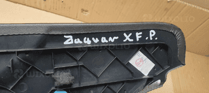 Osłona tunelu środkowego prawa Jaguar XF X250 8X23-F045D70-A 9