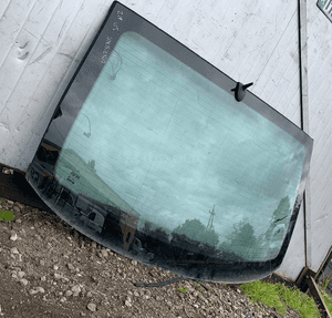 MERCEDES CLS 219 szyba tył tylna grzana oryginał 2