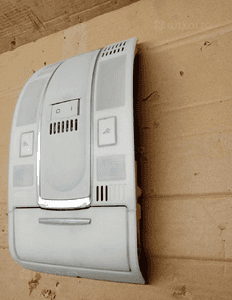 Lampka oświetlenie kabiny Audi A6 C6 4F0947135J 3