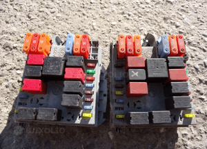 ALFA ROMEO 147 JTD SKRZYNKA BEZPIECZNIKÓW 51742420 1