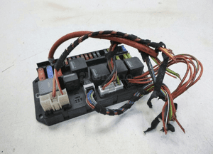 RANGE VOGUE L322 SKRZYNKA BEZPIECZNIKÓW YQE500370 2