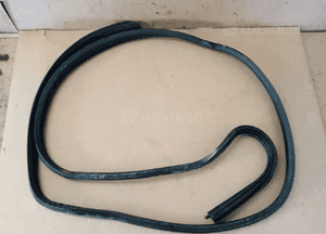 Uszczelka drzwi lewy tył tylna lewa Mercedes ML W163 A1636901598 2