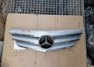 MERCEDES-BENZ A W169 MASKOWNICA / GRILL / ATRAPA GÓRNA CHŁODNICY A1698881660 1