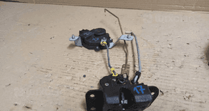 # ZAMEK KLAPY TYŁ HYUNDAI GETZ + SIŁOWNIK  nr 95750-1C001 2