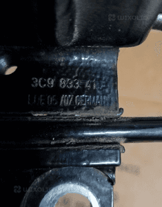 Zawias zawiasy drzwi lewy tył para VW Passat B6 3C9833411A 3