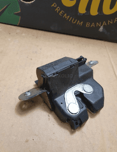 ZAMEK KLAPY BAGAŻNIKA FIAT GRANDE PUNTO Opel Corsa d 55701971 2