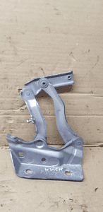 Zawias maski prawy przód Mercedes W245 A1698800428 1