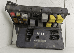 Skrzynka bezpieczników Mercedes-Benz OE A9065452501 1